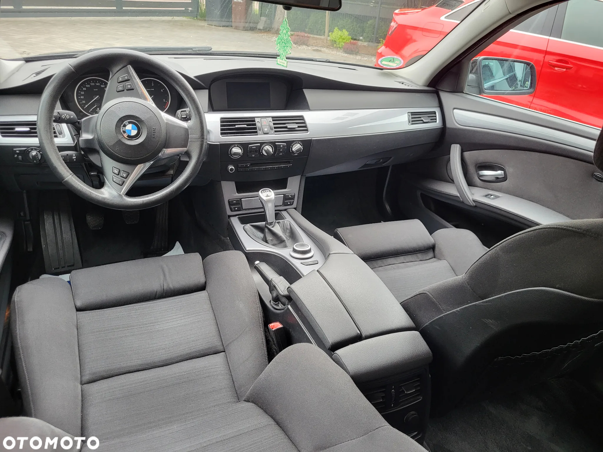 BMW Seria 5 525d Touring - 11