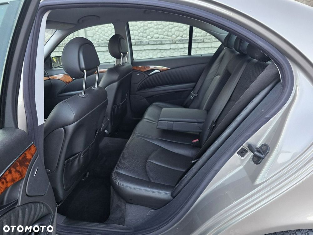 Mercedes-Benz Klasa E 200 Kompressor Automatik Elegance - 26
