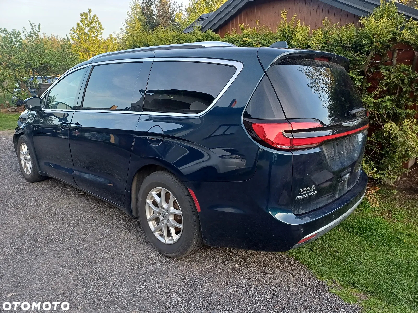 Chrysler Pacifica - 6
