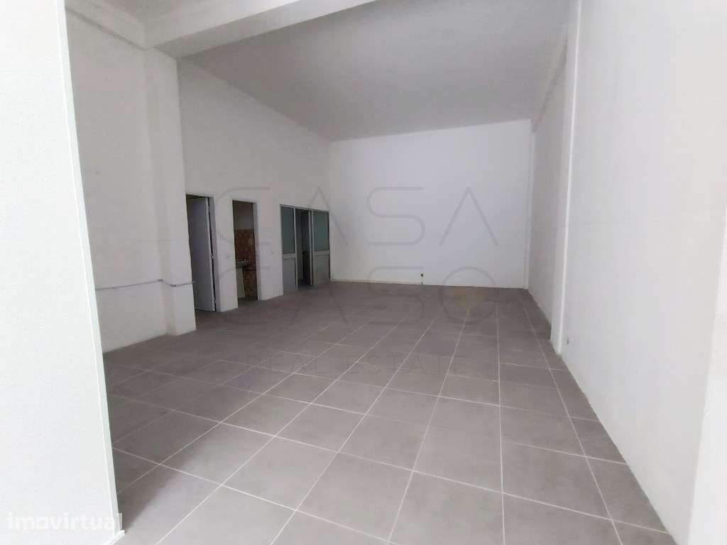 Loja com 90 m2 localizada em avenida muito movimentada, zona do Dufa - Grande imagem: 5/13