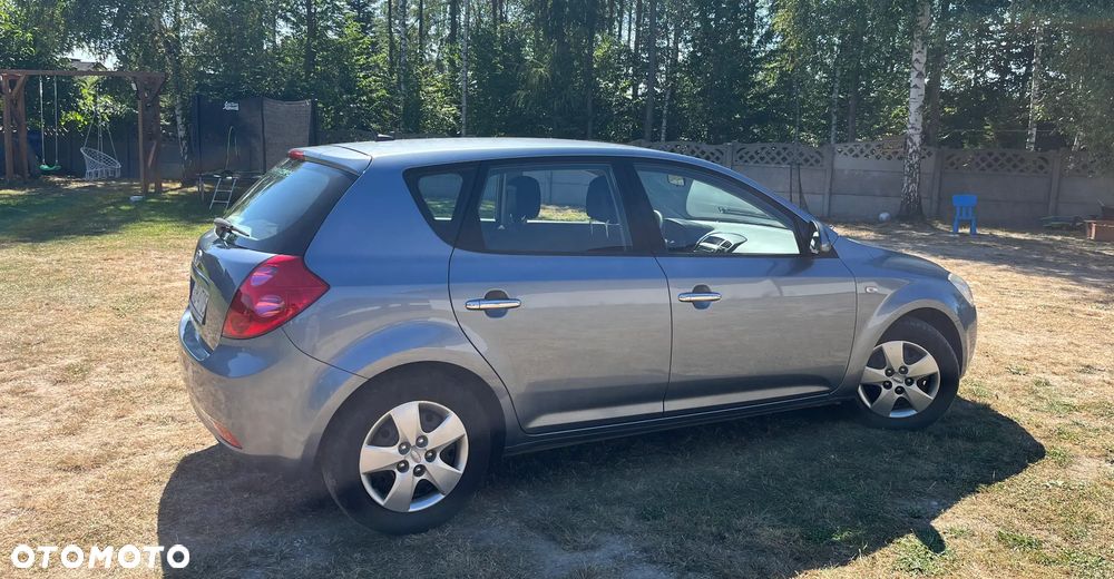 Kia Ceed 1.4 CVVT Attract - 17