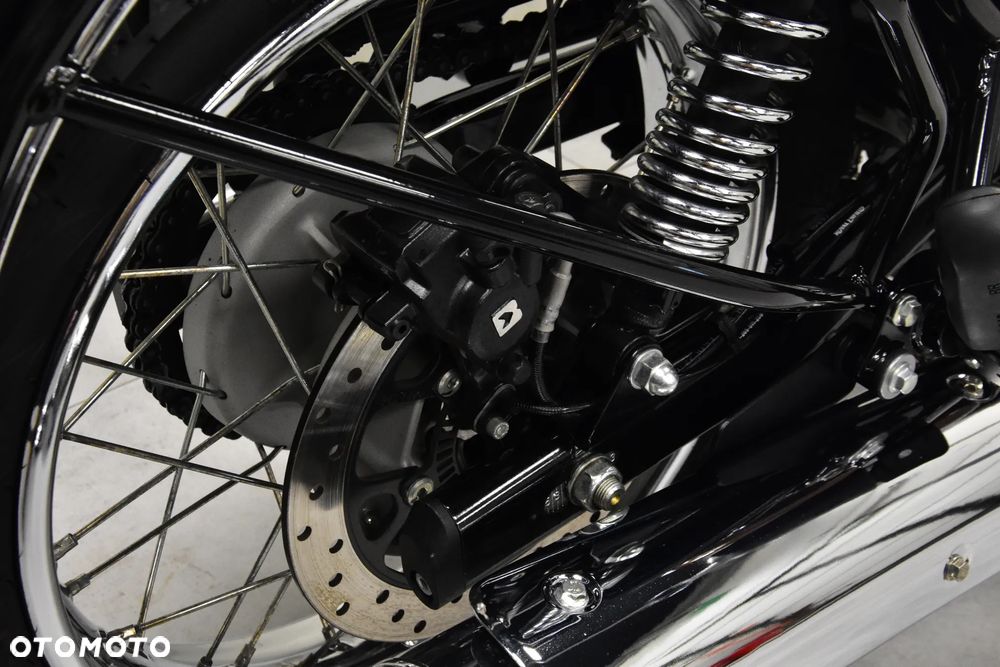 Royal Enfield Classic - 36