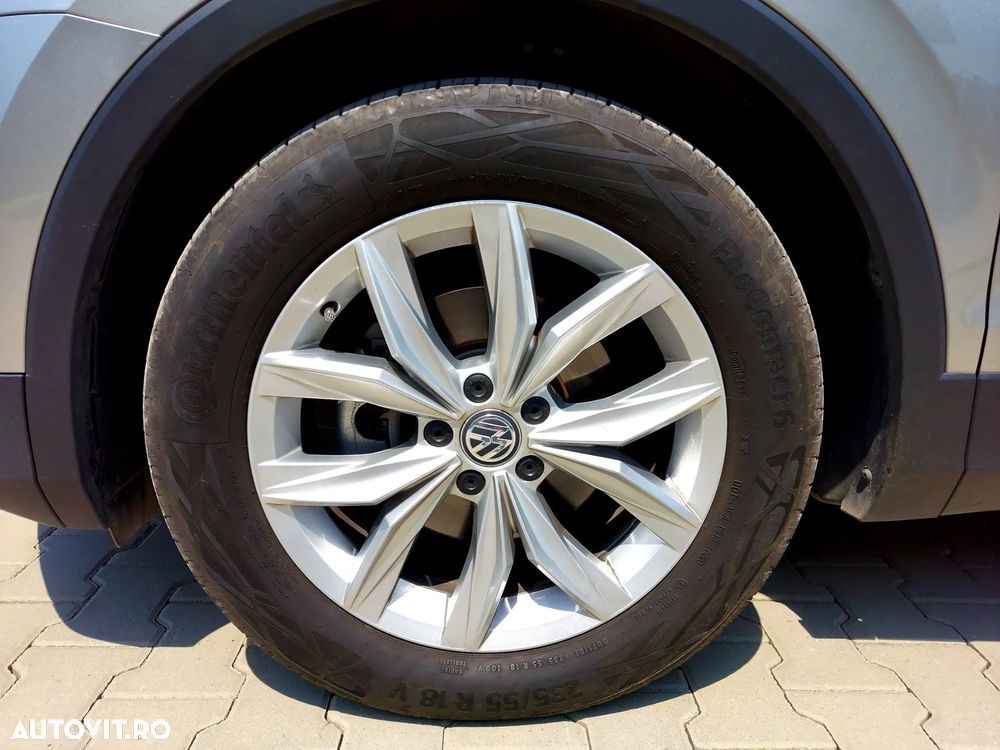 Volkswagen Tiguan - 11