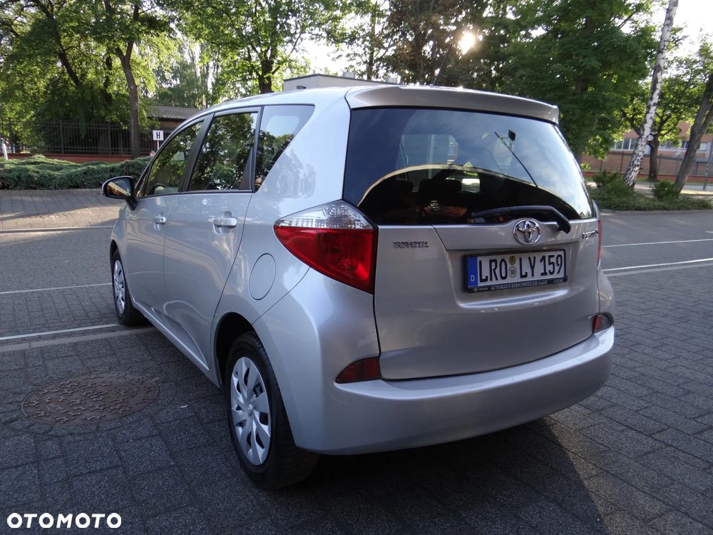 Toyota Verso S 1.33 VVT-i Club - 11