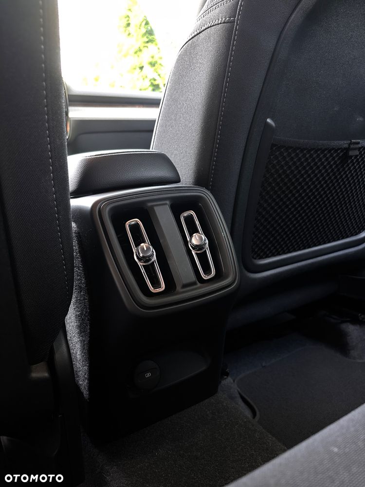 Volvo XC 40 B3 Core - 27