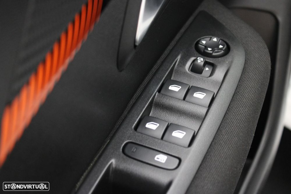 Peugeot 208 1.5 BlueHDi Active Pack — fotografia 23