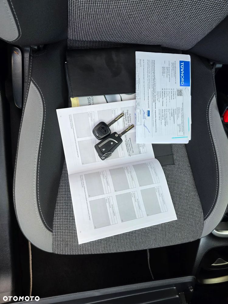 Toyota Yaris Hybrid 100 Premium - 39