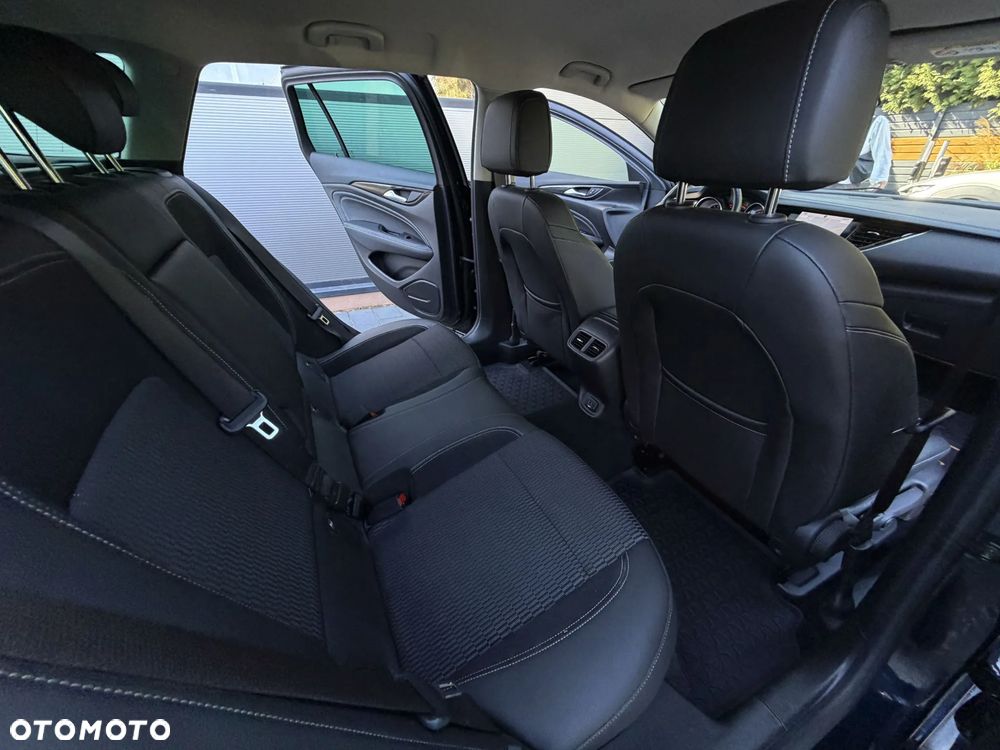 Opel Insignia - 17