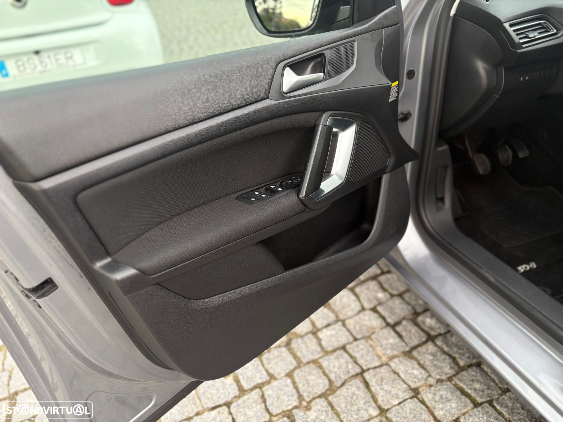 Peugeot 308 1.6 BlueHDi Allure J17 - 16