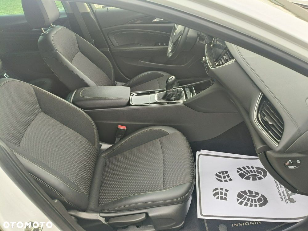 Opel Insignia - 22