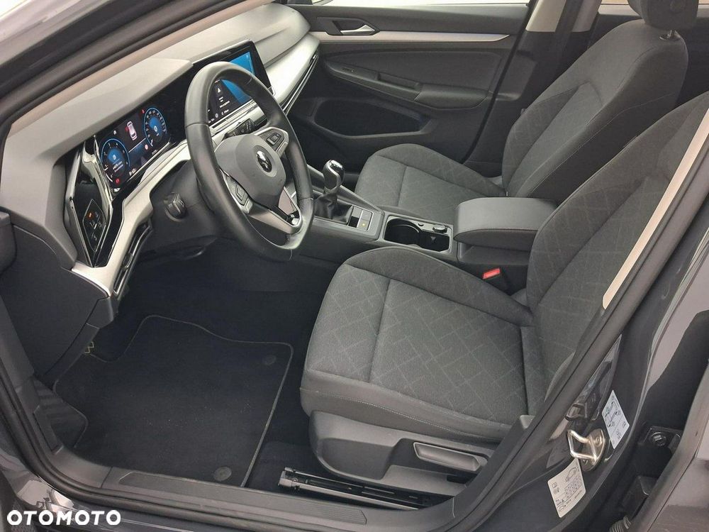 Volkswagen Golf - 10