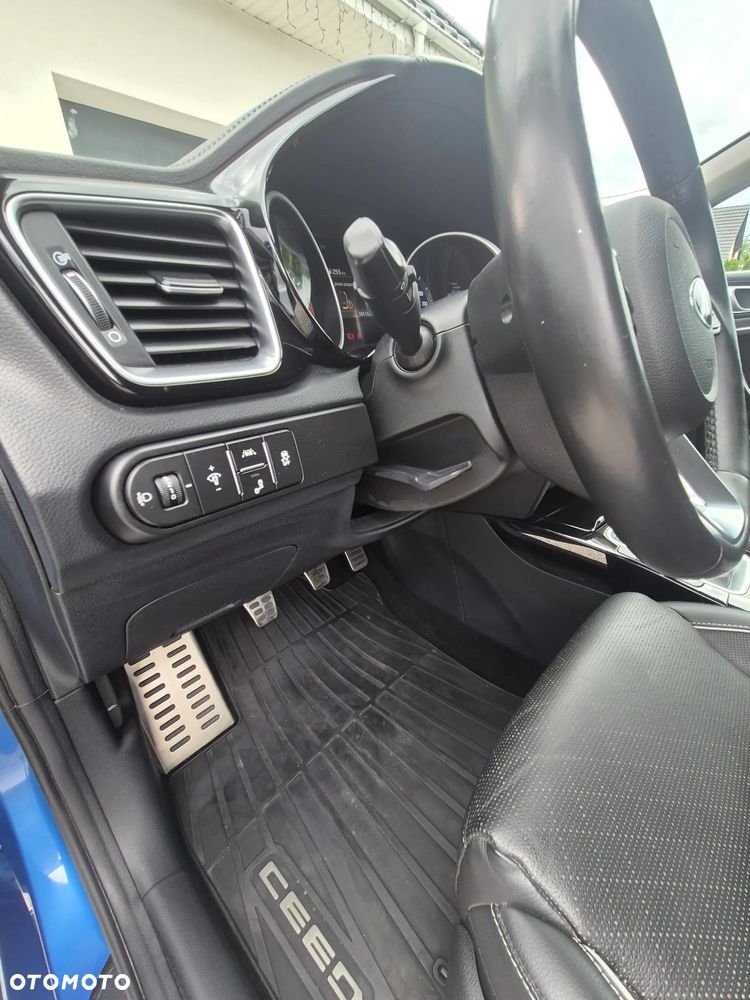 Kia Ceed 1.4 T-GDI L Business Line Plus - 18