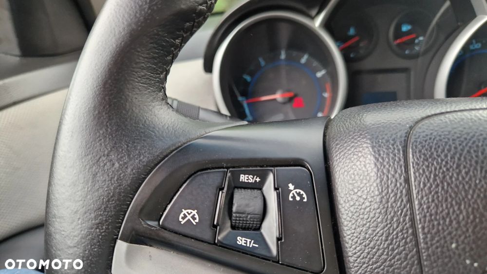 Chevrolet Cruze 1.8 LT+ - 15