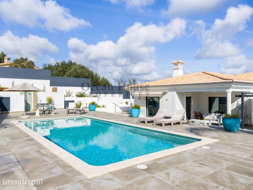 Moradia com 5 quartos e piscina privada em Boliqueime - Loulé - Grande imagem: 2/43