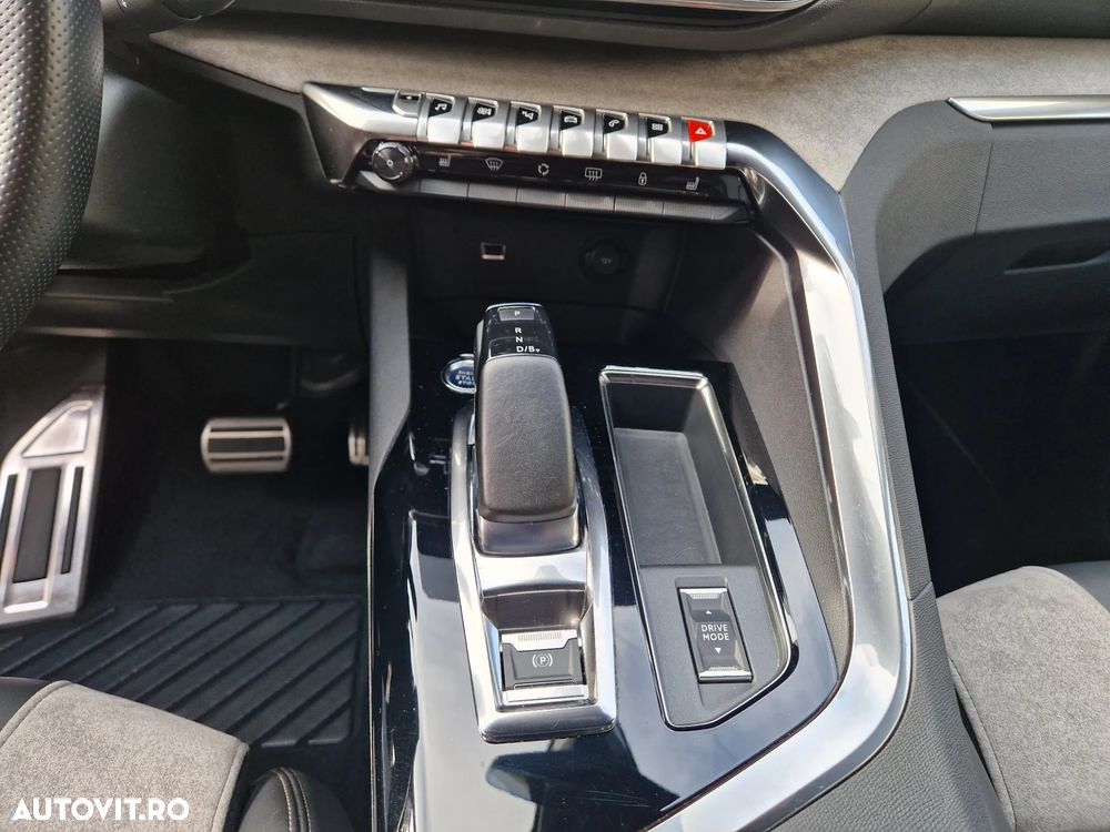 Peugeot 3008 PHEV 225 EAT8 GT - 24