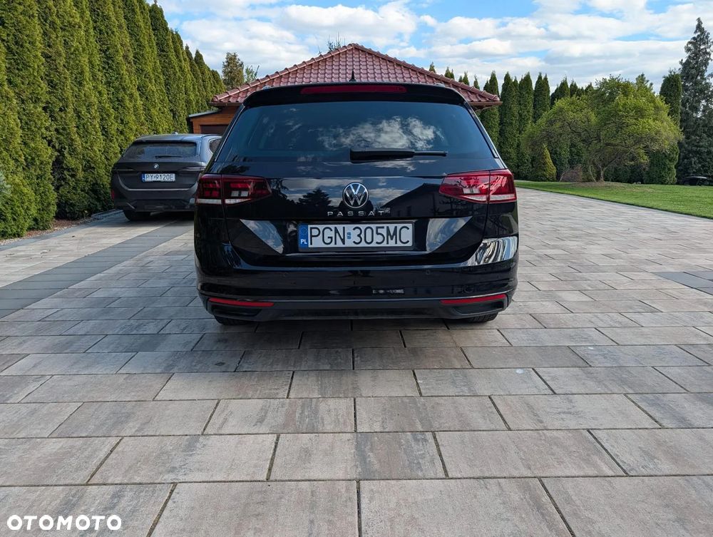 Volkswagen Passat - 12