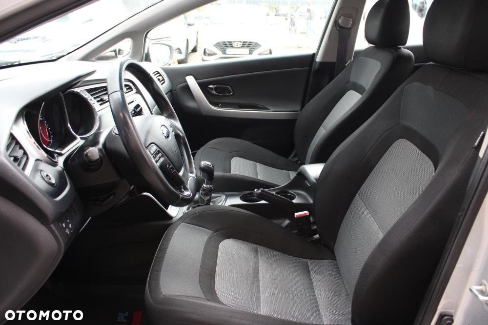 Kia Ceed - 23