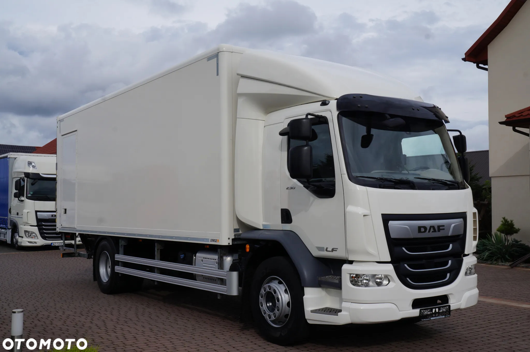 DAF LF 230 18 TON EURO 6 KONTENER 18 PALET ŁAD. 9800 KG WINDA TGM - 3