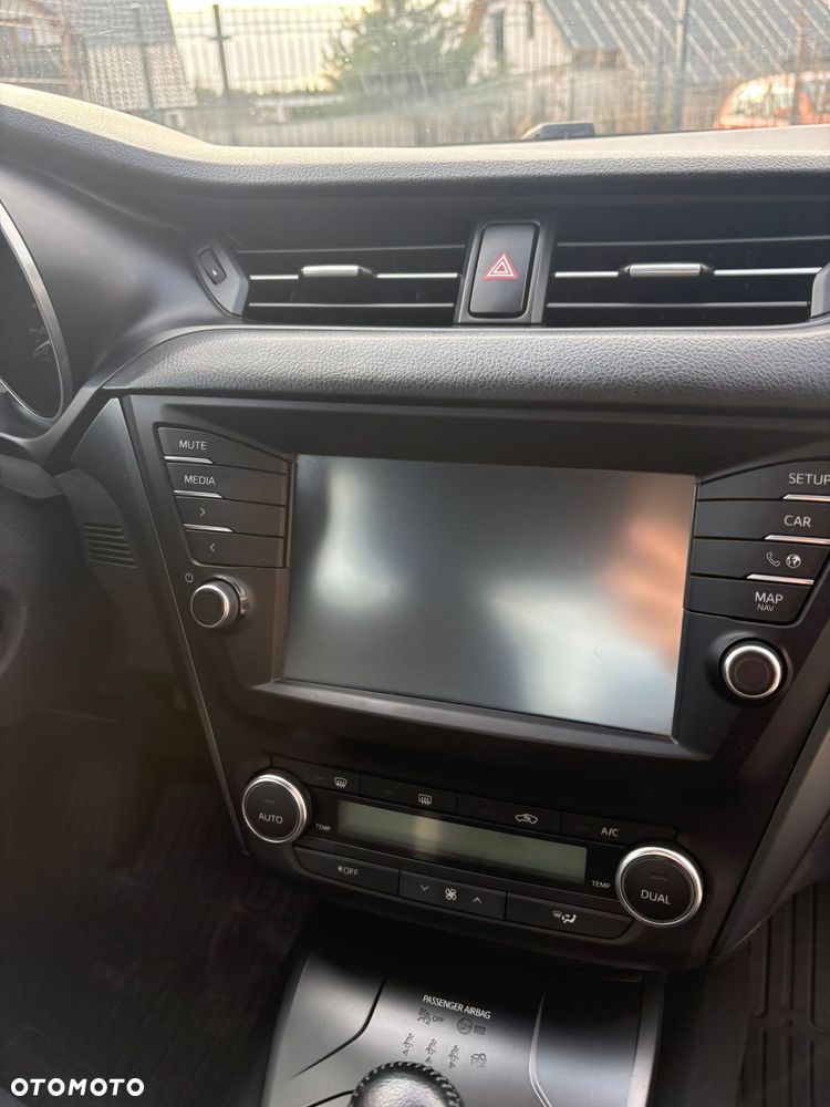 Toyota Avensis 2.0 Premium MS - 16