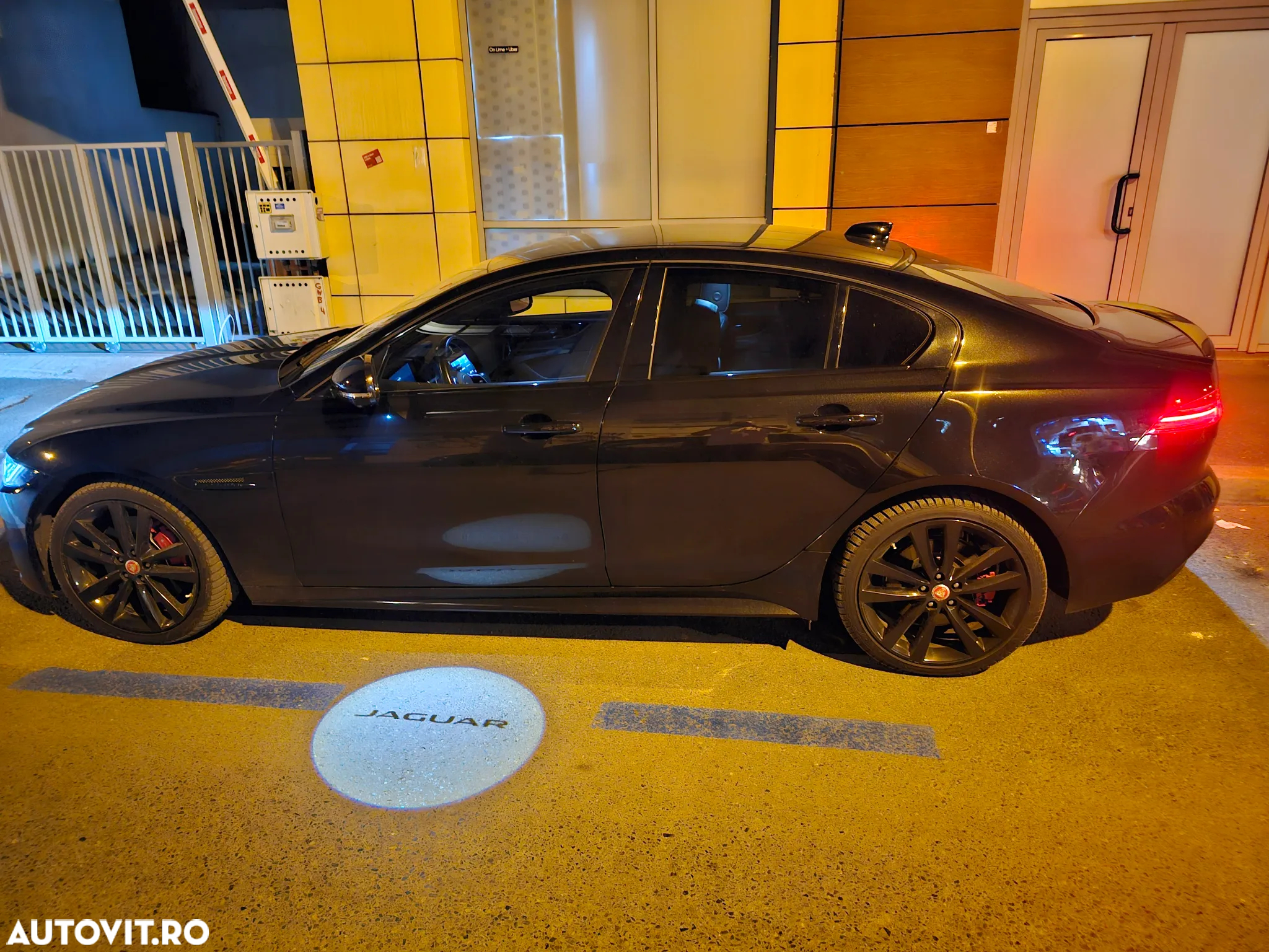 Jaguar XE D200 AWD Aut. R-Dynamic Black - 29