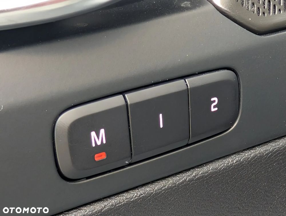 Volvo XC 40 B4 AWD Ultimate Dark - 28