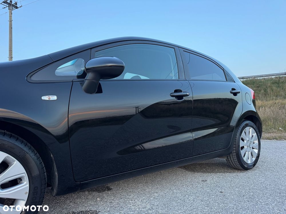 Kia Rio 1.4 Dream Team Edition - 33