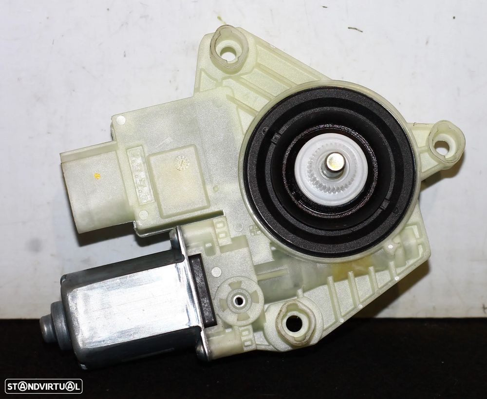 MOTOR ELEVATÓRIO DO VIDRO DIANTEIRO ESQUERDO BMW G31 - 3