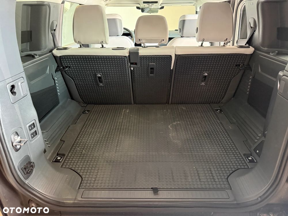 Land Rover Defender 3.0 D250 mHEV X-Dynamic HSE - 19