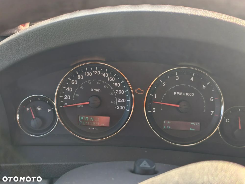 Jeep Grand Cherokee - 11