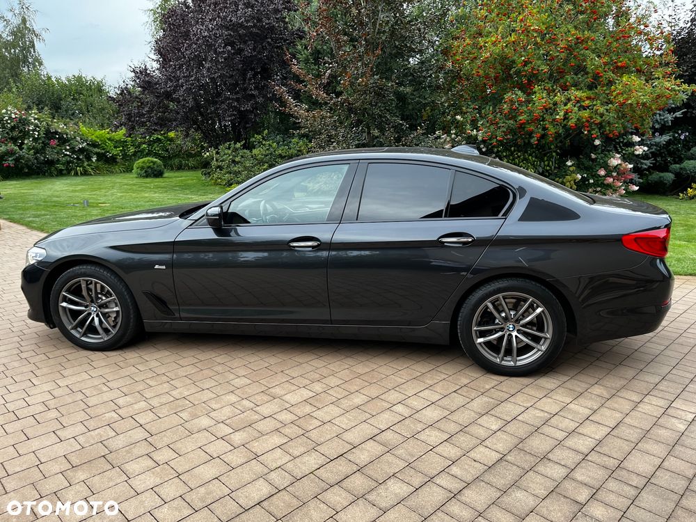 BMW Seria 5 530d xDrive Sport Line sport - 12