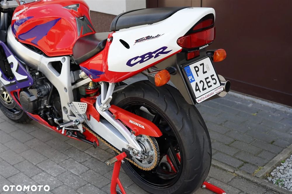Honda CBR - 24