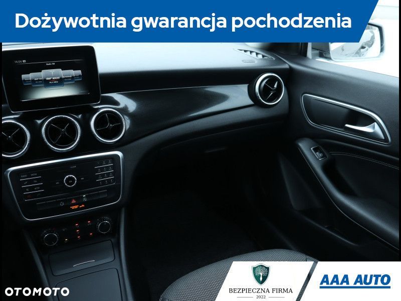 Mercedes-Benz CLA - 10