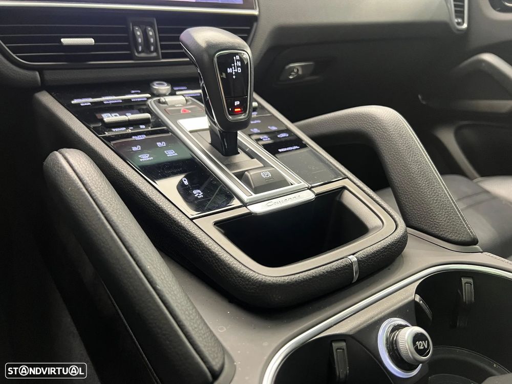 Porsche Cayenne - 24