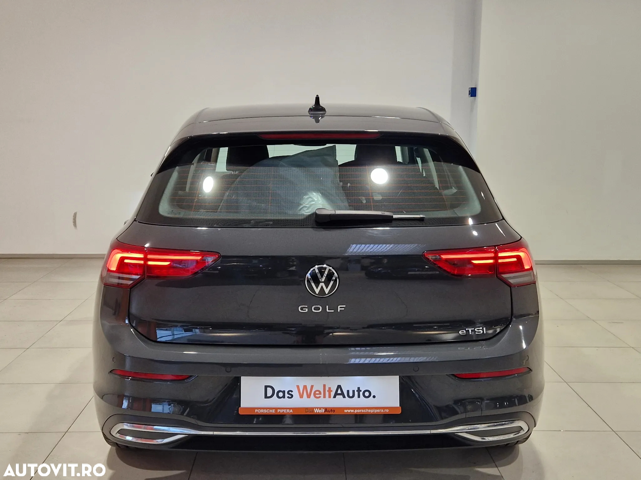 Volkswagen Golf - 8