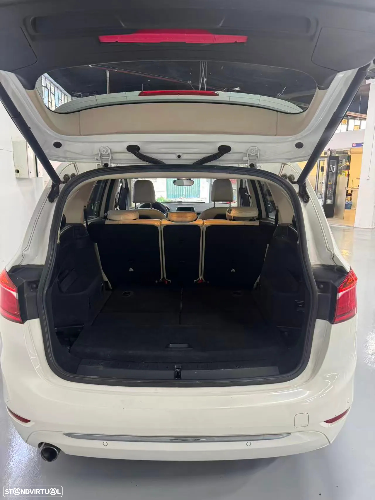 BMW 216 Gran Tourer d 7L Line Luxury Auto - 6