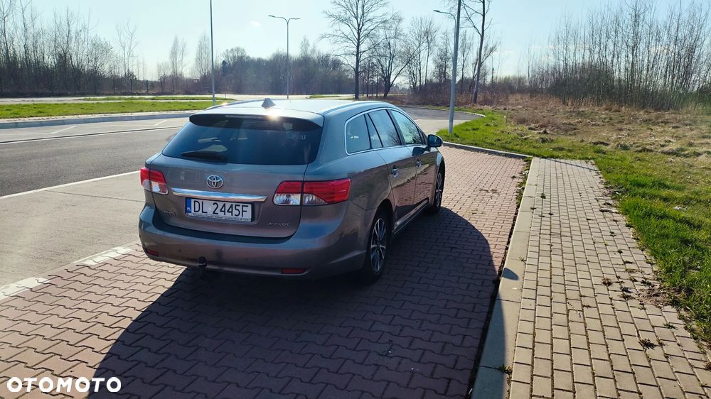 Toyota Avensis 2.0 D-4D Edition (2014) - 6