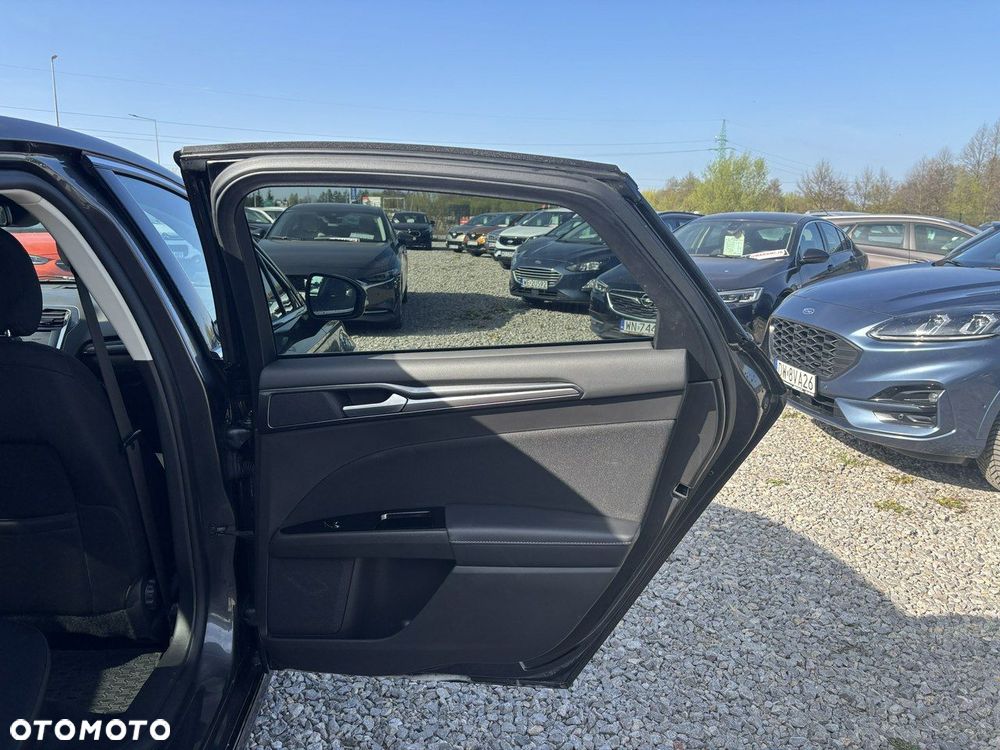 Ford Mondeo - 41
