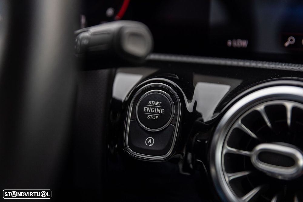 Mercedes-Benz A 180 d AMG Line Aut. - 42