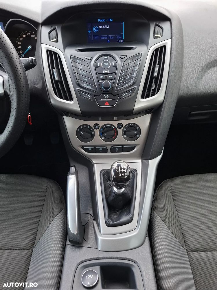 Ford Focus - 13