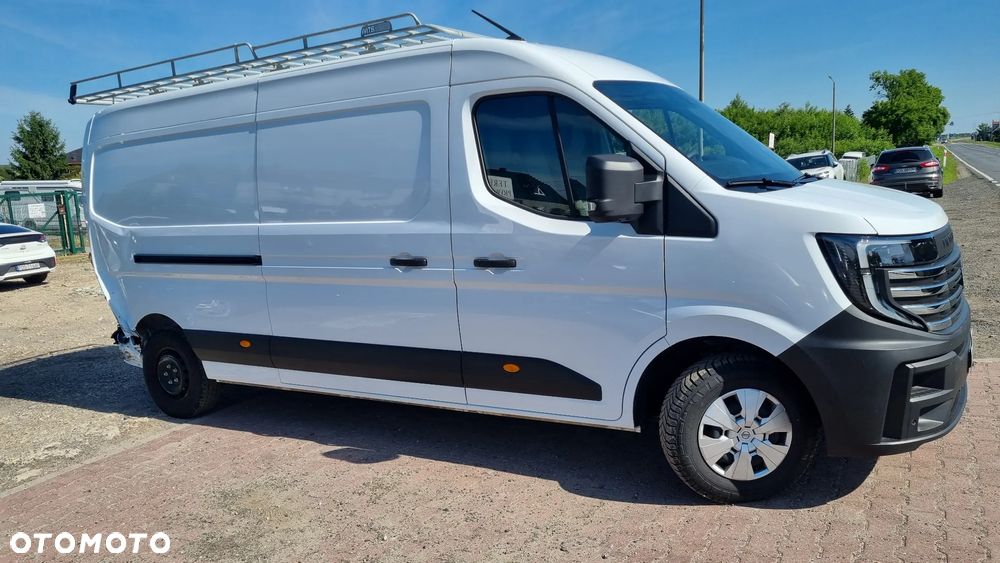 Nissan INTERSTAR - 11