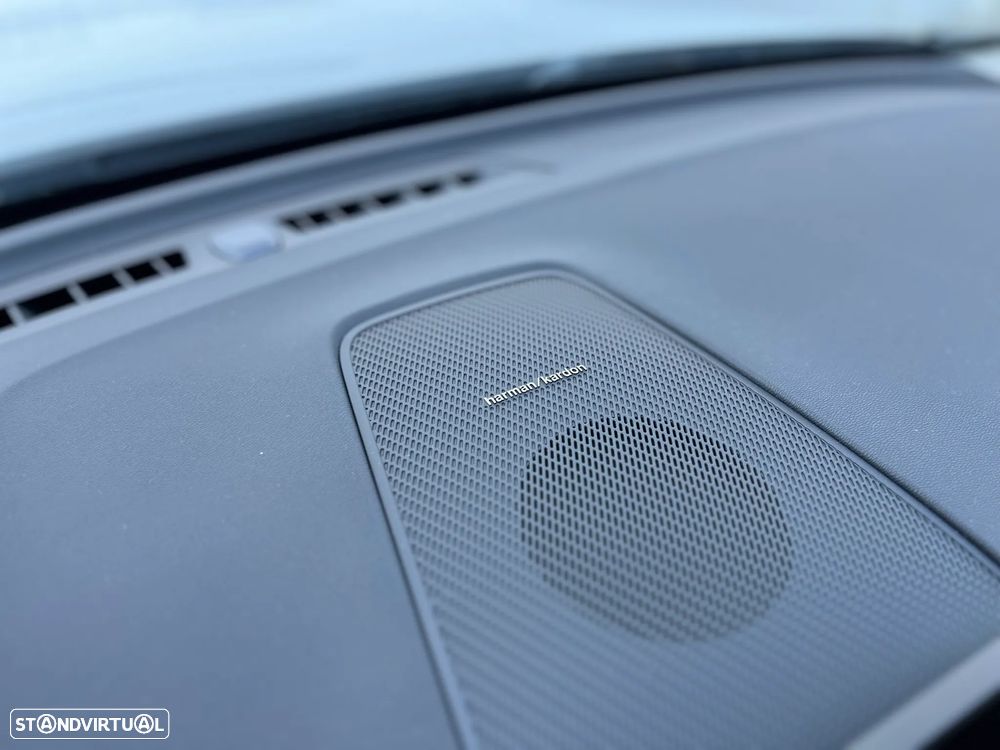 Volvo XC 60 2.0 T6 PHEV Plus Dark AWD - 24