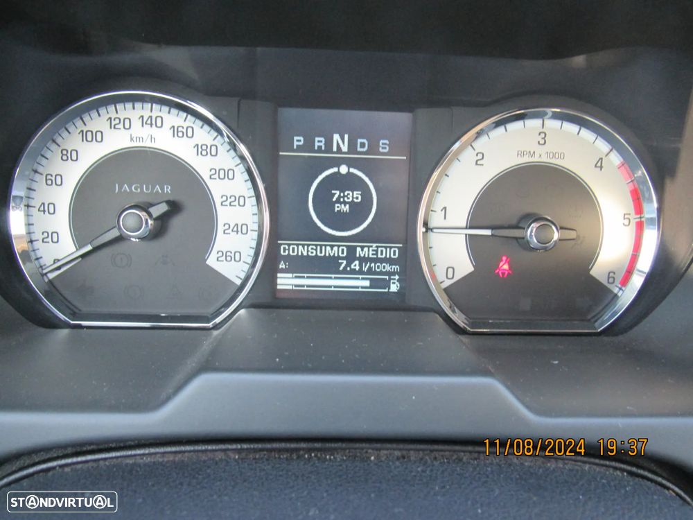 Jaguar XF 2.7 V6 Premium Luxury - 10