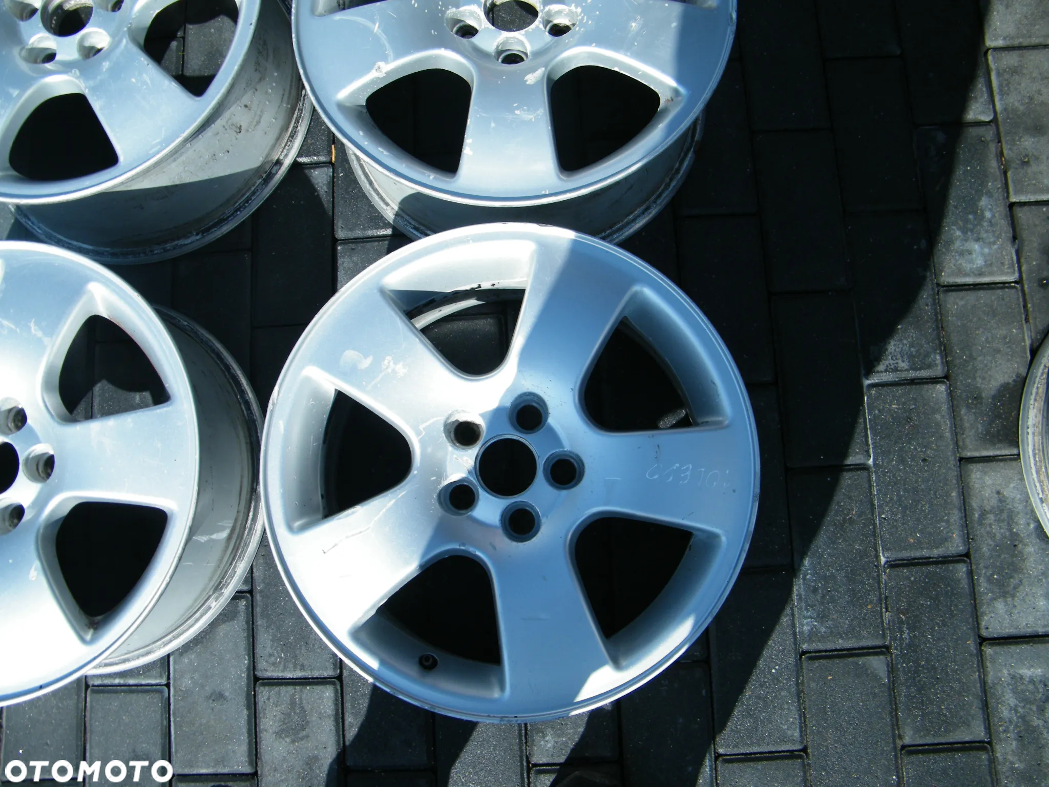 Felgi aluminiowe alufelgi komplet 5x100 ET44,5/ 7J x 16 otwór 56 - 5