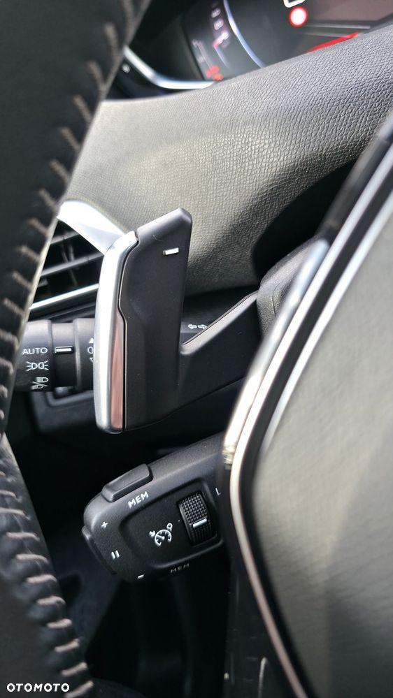 Peugeot 3008 1.2 PureTech Allure S&S EAT8 - 20