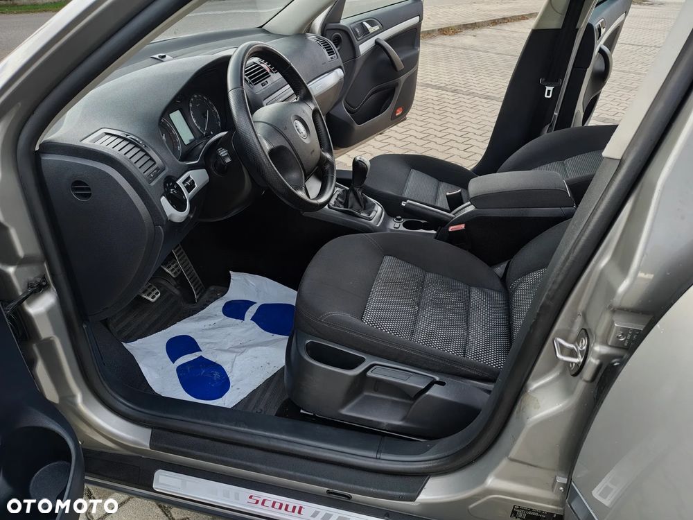 Skoda Octavia 2.0 TDI DPF Scout 4x4 - 24