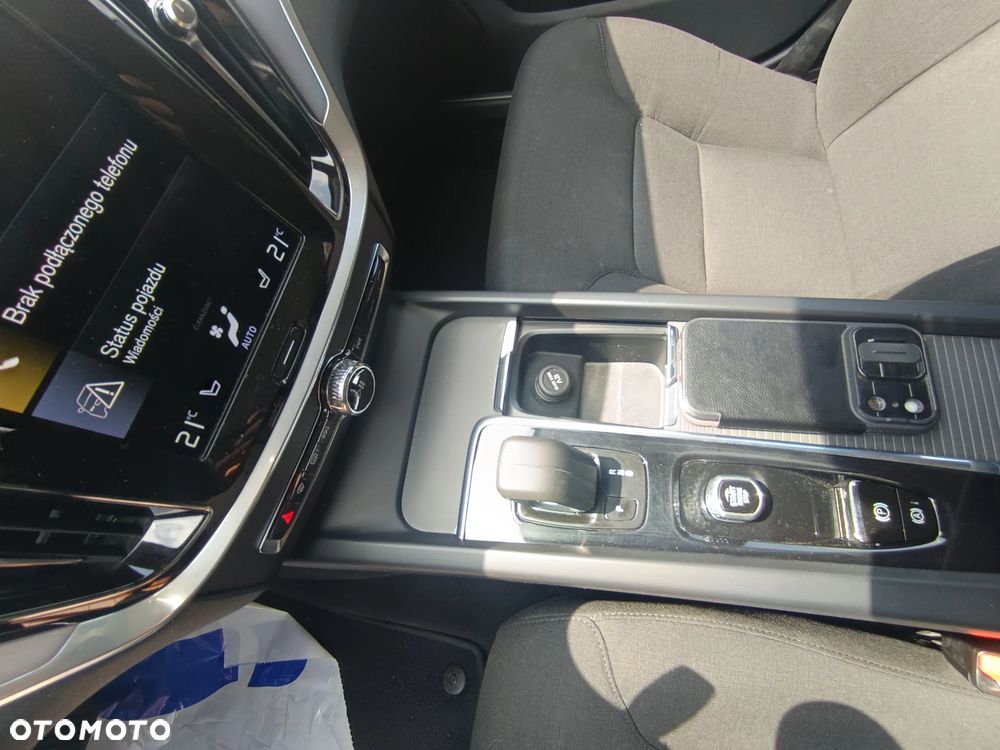 Volvo V60 B4 D Momentum - 6