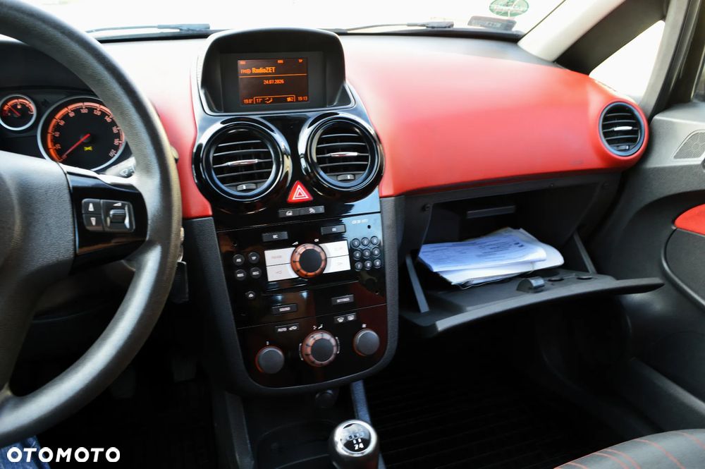 Opel Corsa 1.4 16V Cosmo - 16