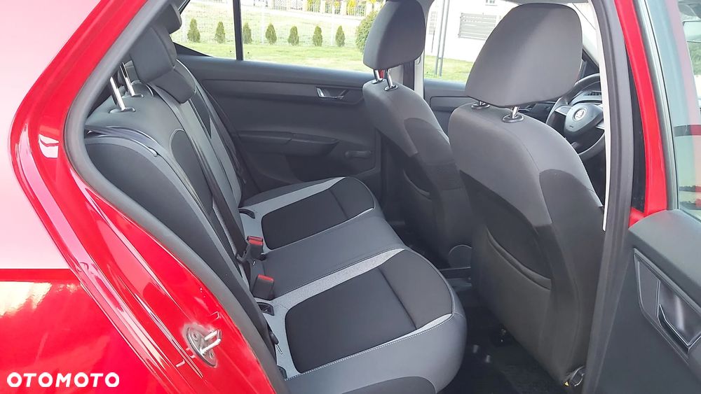 Skoda Fabia 1.2 TSI Active - 8