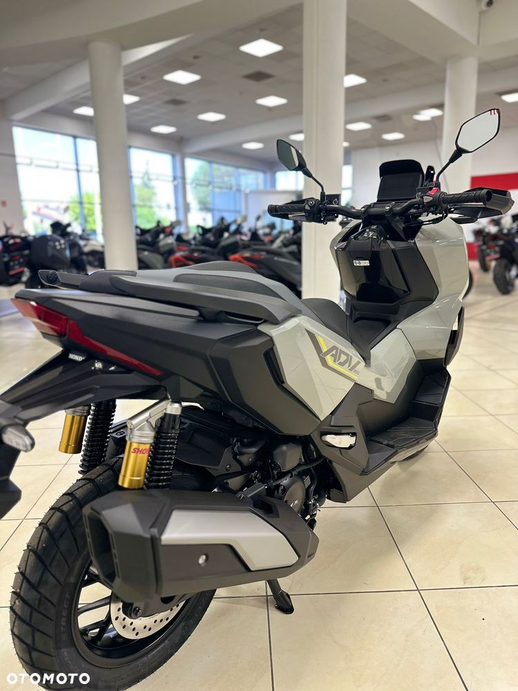 Honda ADV350 - 6