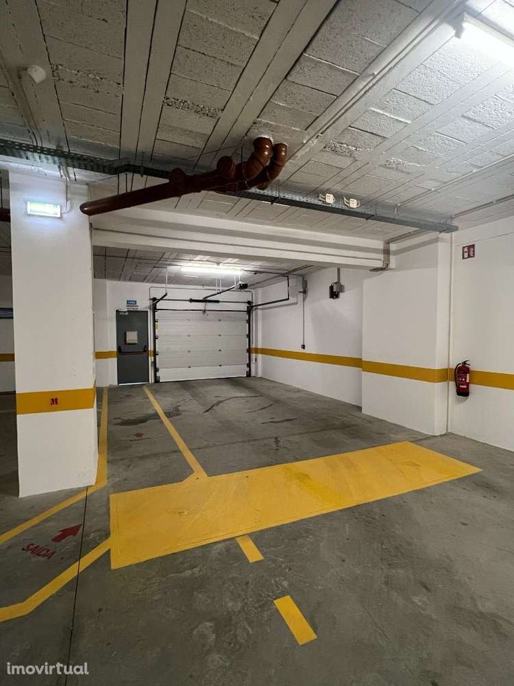 Lugar de garagem a 250 mts do Hospital de Gaia em Frente ao Continente - Grande imagem: 3/39